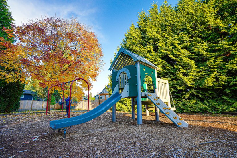 kids playhouse outdoor